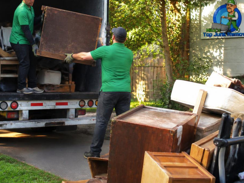 How to Haul Junk Off: A Complete Removal Guide